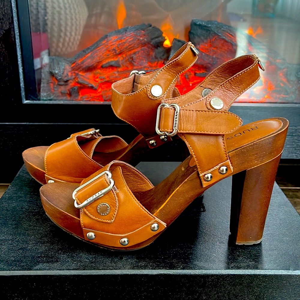 RUDSAK Leather sandals